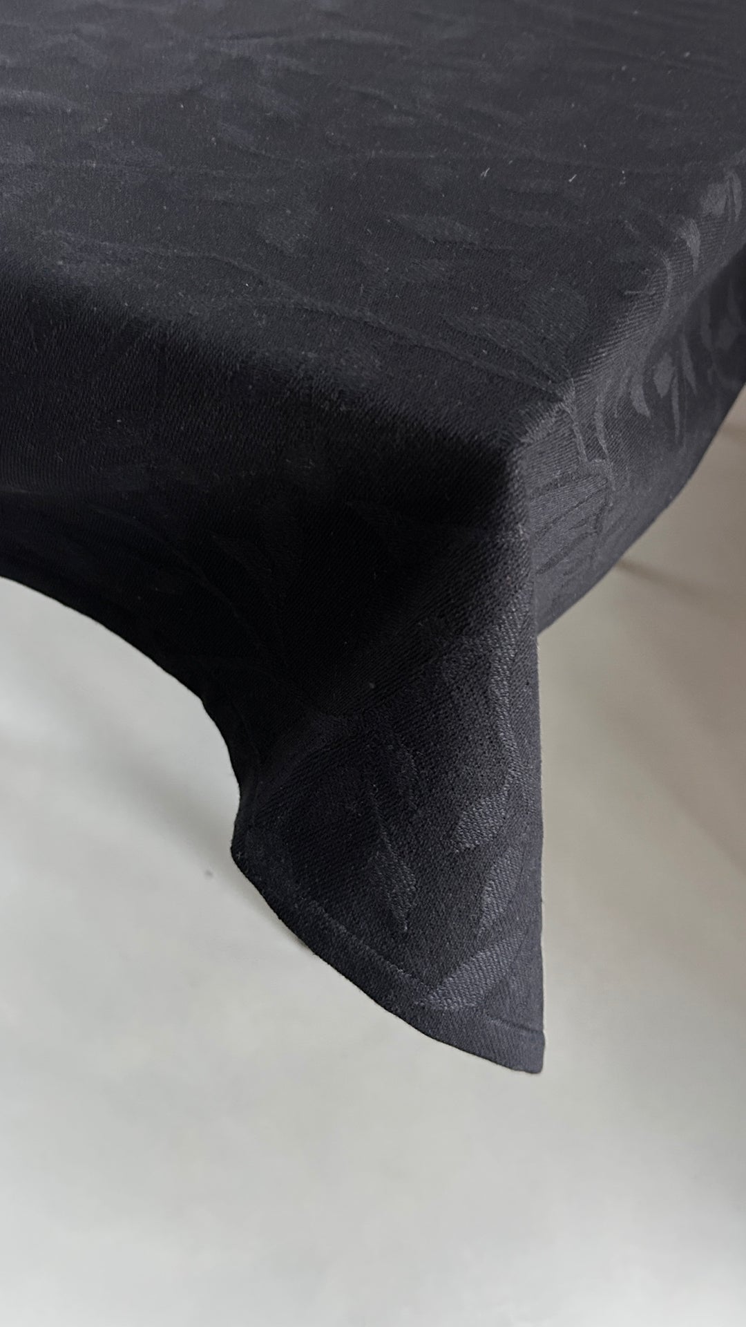 Dug i Jacquard METTE (140x270cm) Sort