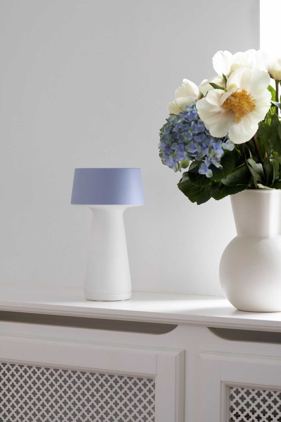Spring Copenhagen - Ember Bordlampe (H: 23cm). Sky Blue