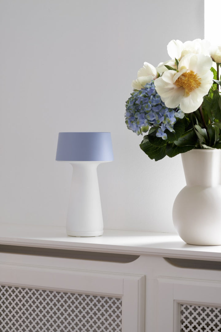 Spring Copenhagen - Ember Bordlampe (H: 23cm). Sky Blue