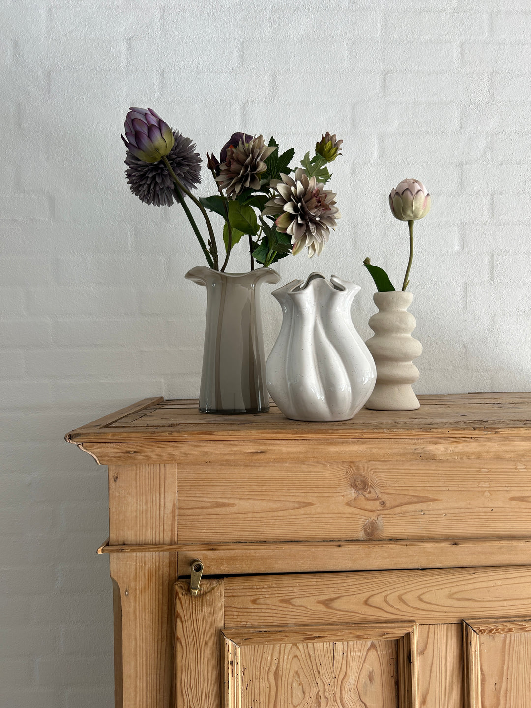 BYRON Vase (Ø17,4x24,4 cm)  Lysegrå m Stribe
