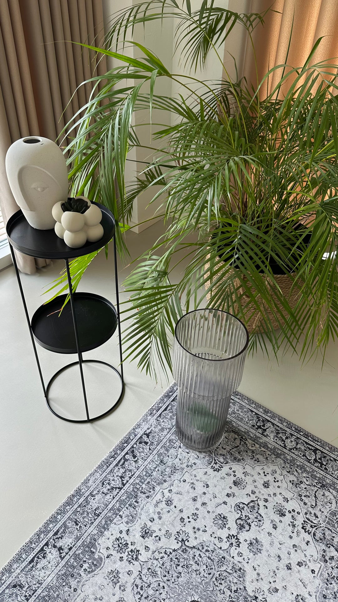 BAXTER Sidebord (24x24x60 cm). Matt Sort