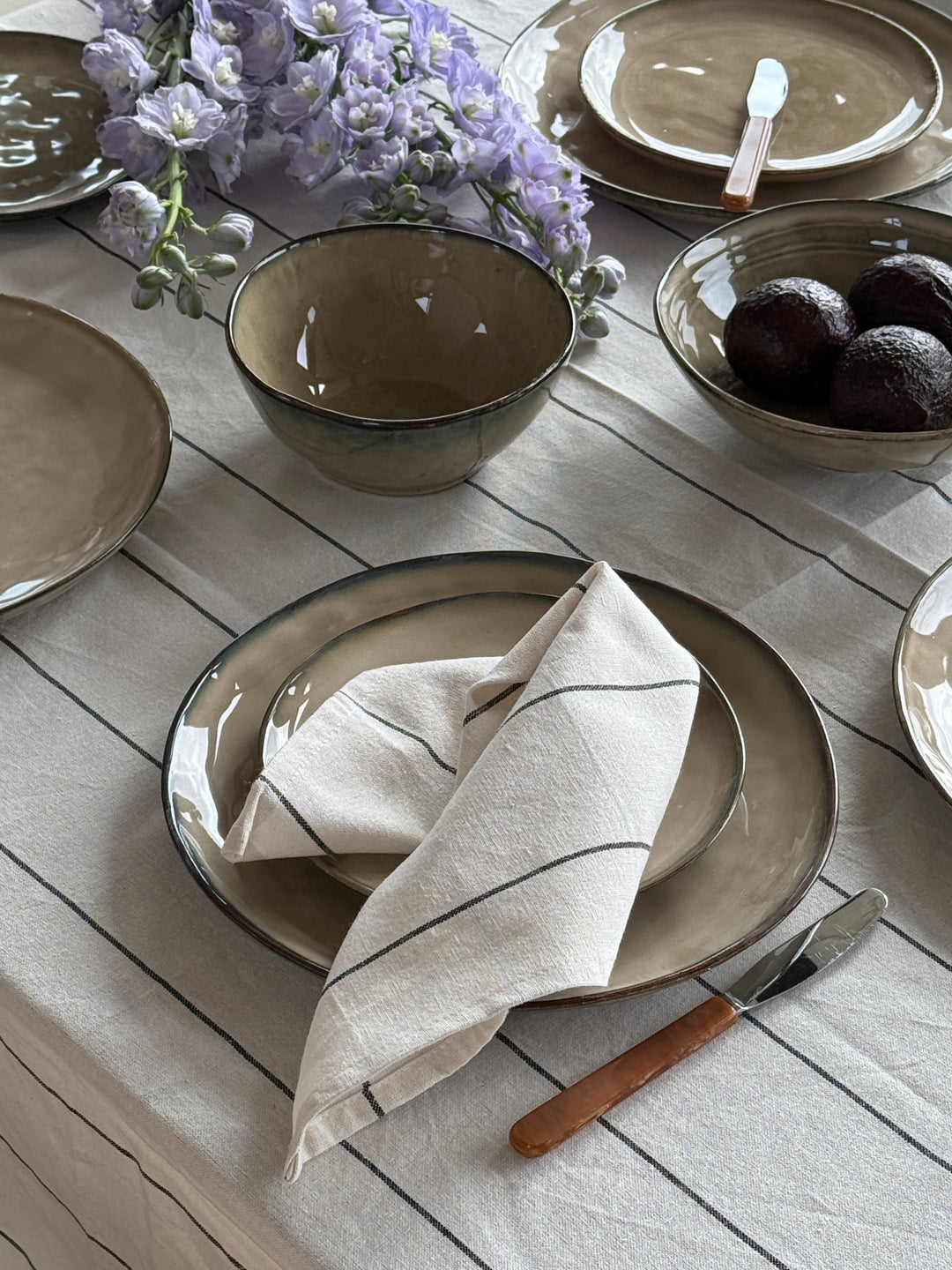 Dug m Natur og Sort Stribe FREYA (140x220cm)