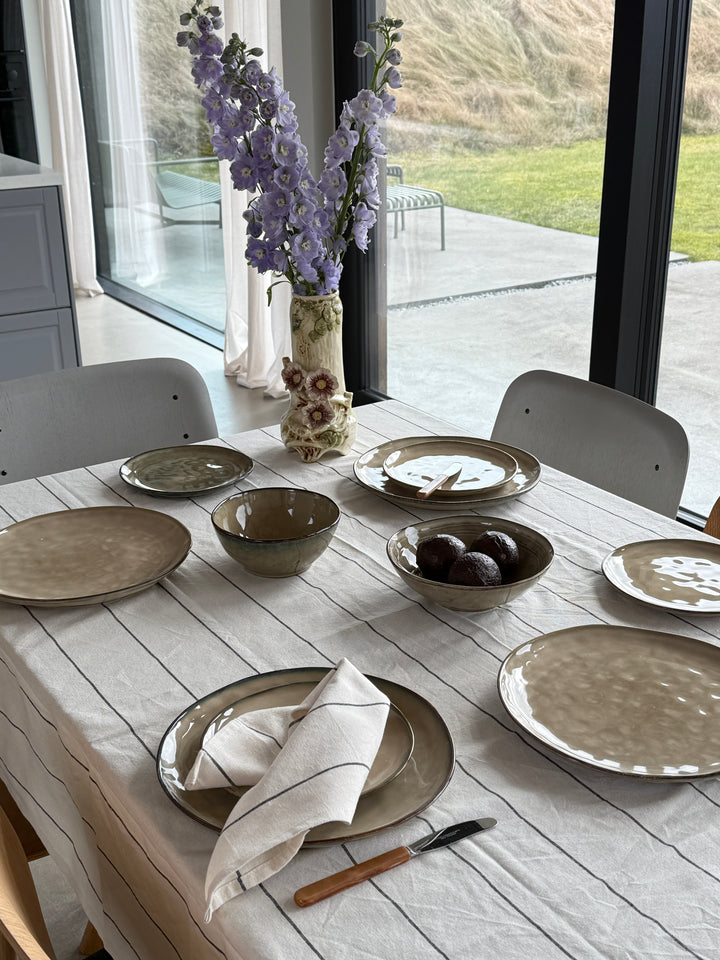 Dug m Natur og Sort Stribe FREYA (140x220cm)