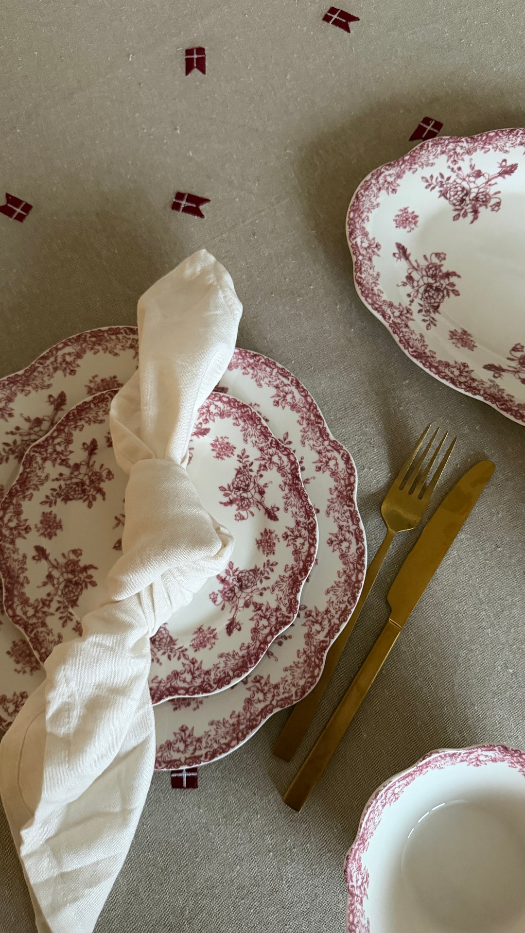 6 stk. Frokosttallerkener DINNA i Bordeaux (Ø19,3x1,7cm)