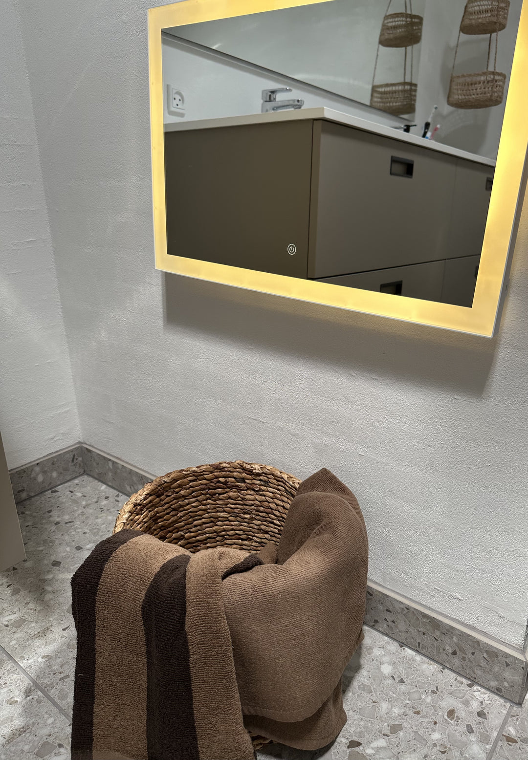 Spejl til Væg Hvid BIRTHE ( 60x40x4cm)