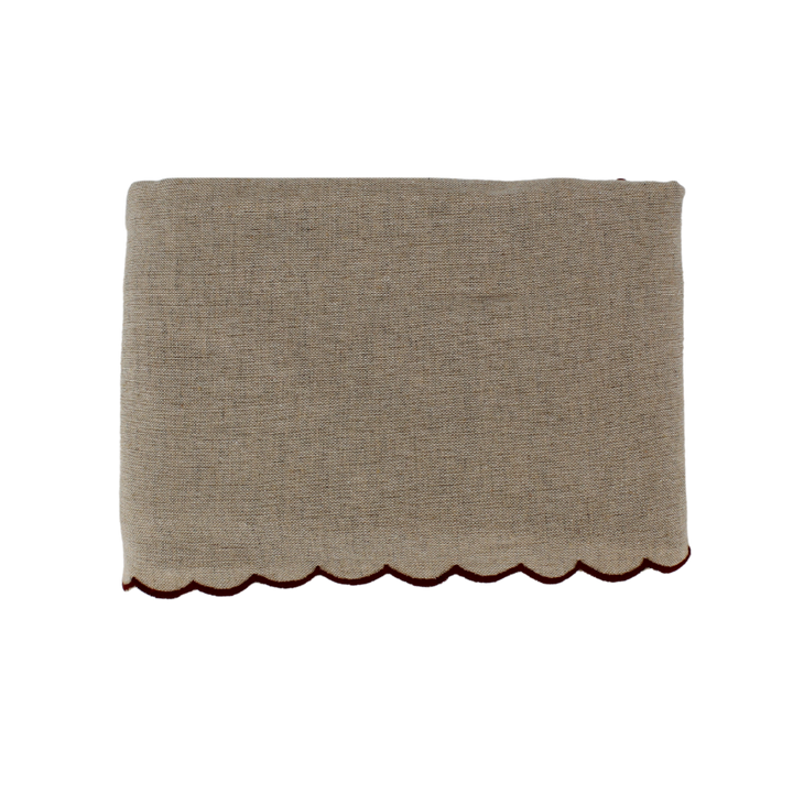 Dug m. Rød Broderi Kant. (140x180cm)