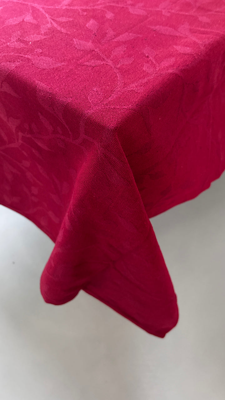 Dug i Jacquard METTE (140x270cm) Kirsebær Rød