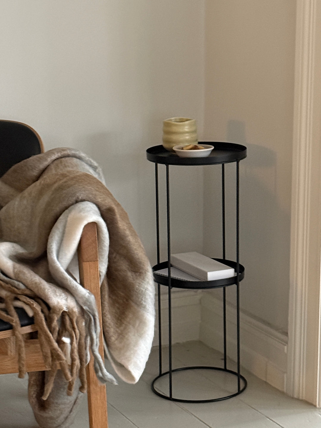 BAXTER Sidebord (24x24x60 cm). Matt Sort