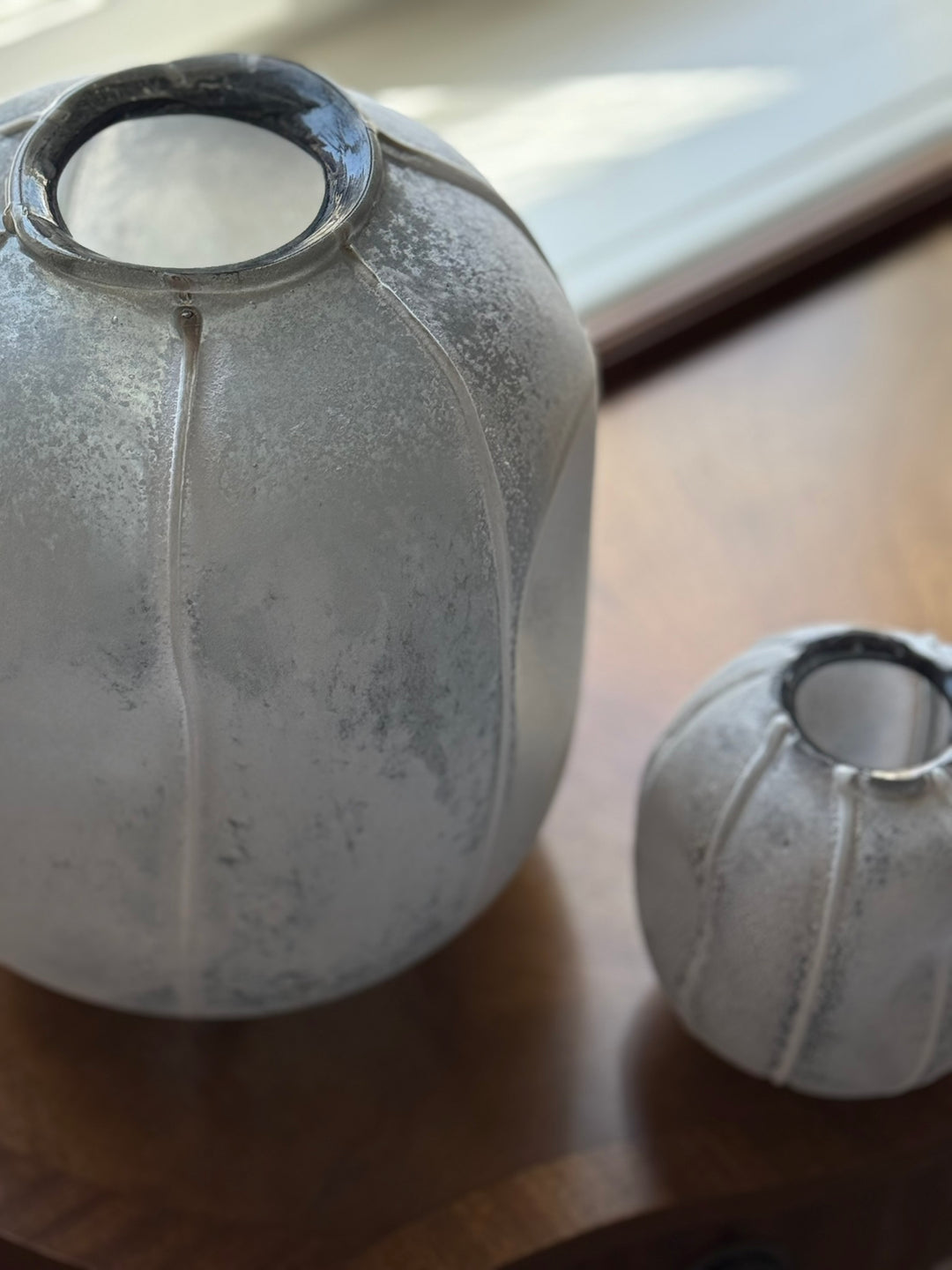 Villa Collection - Sigt Vase Smoked Pearl (27cm)