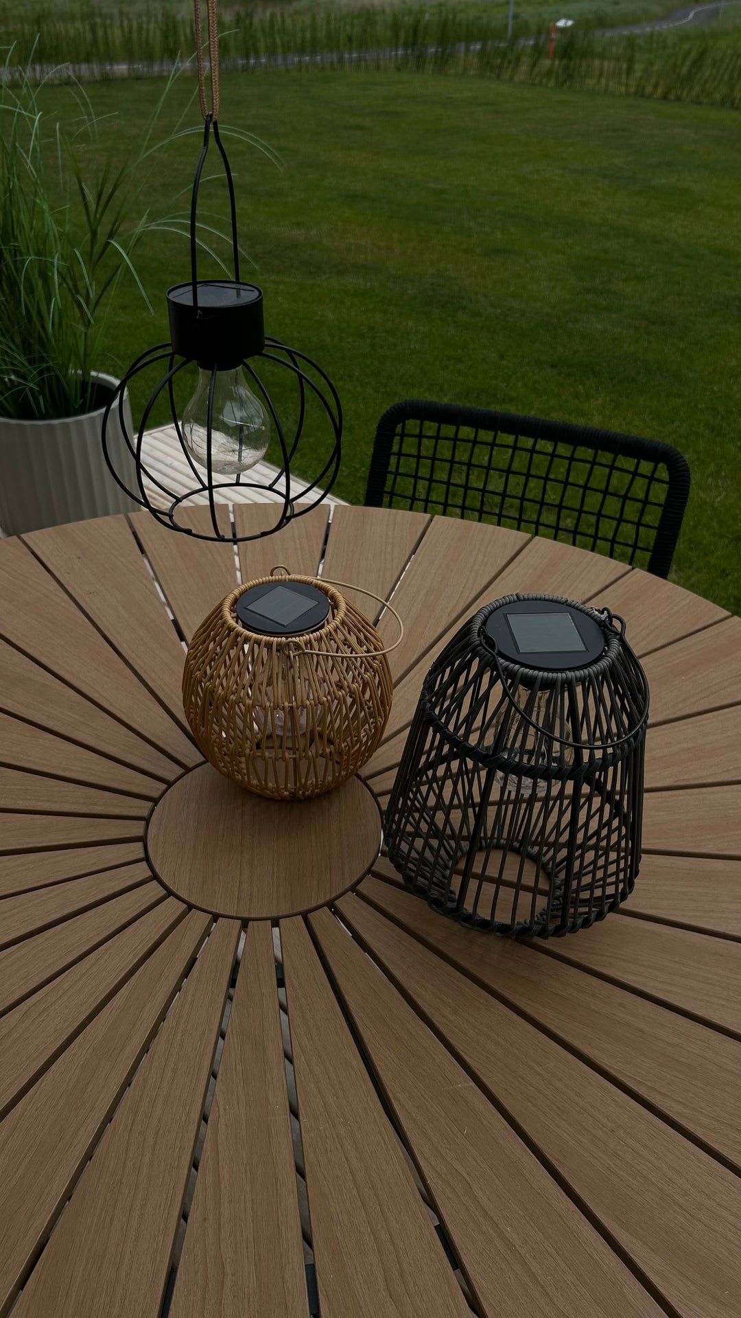 Solar Lampe i Metal og Rattan GABI Natur(Ø19x20cm)