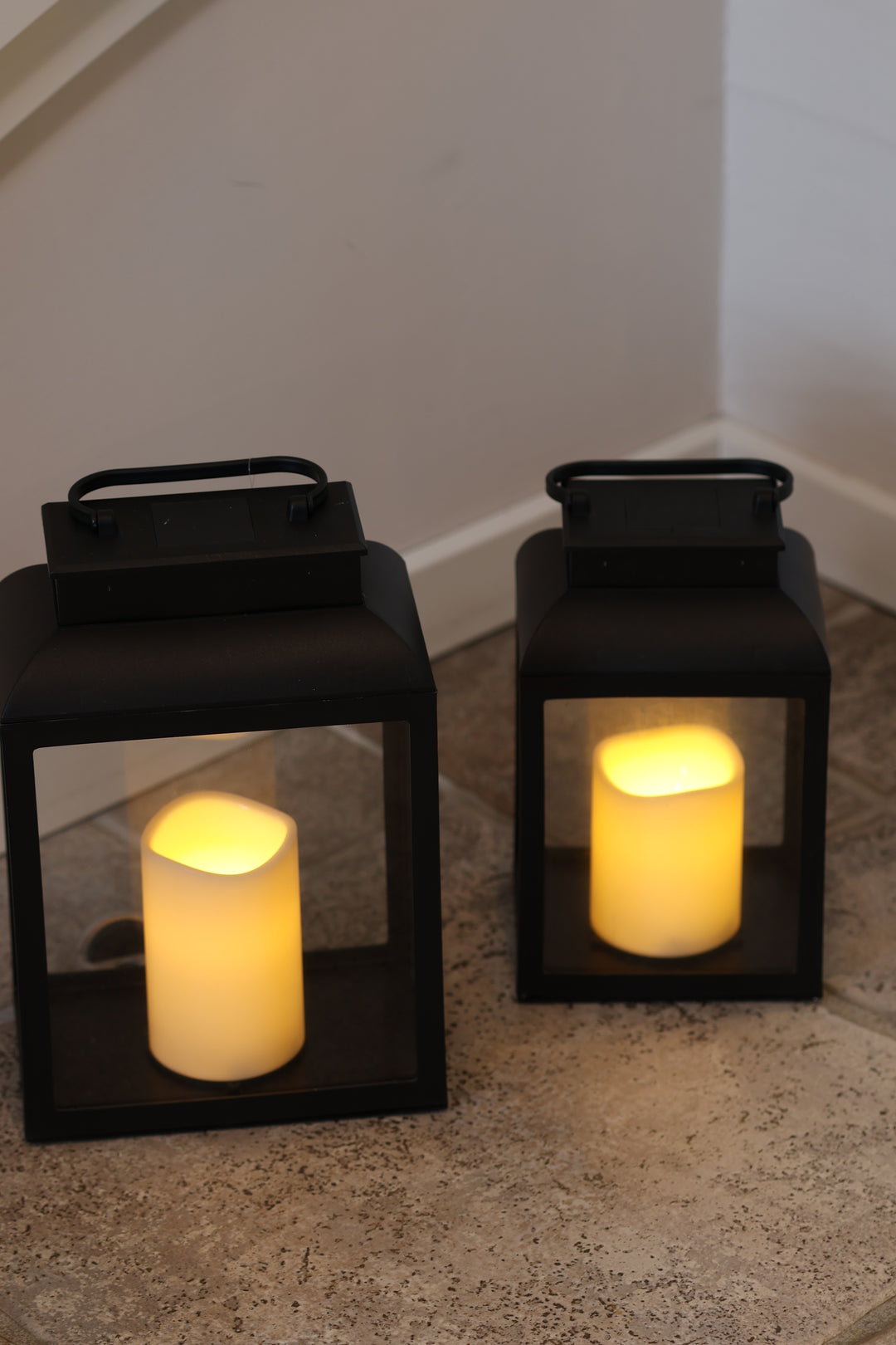 Lanterne med LED Lys (15x12,2x25cm)