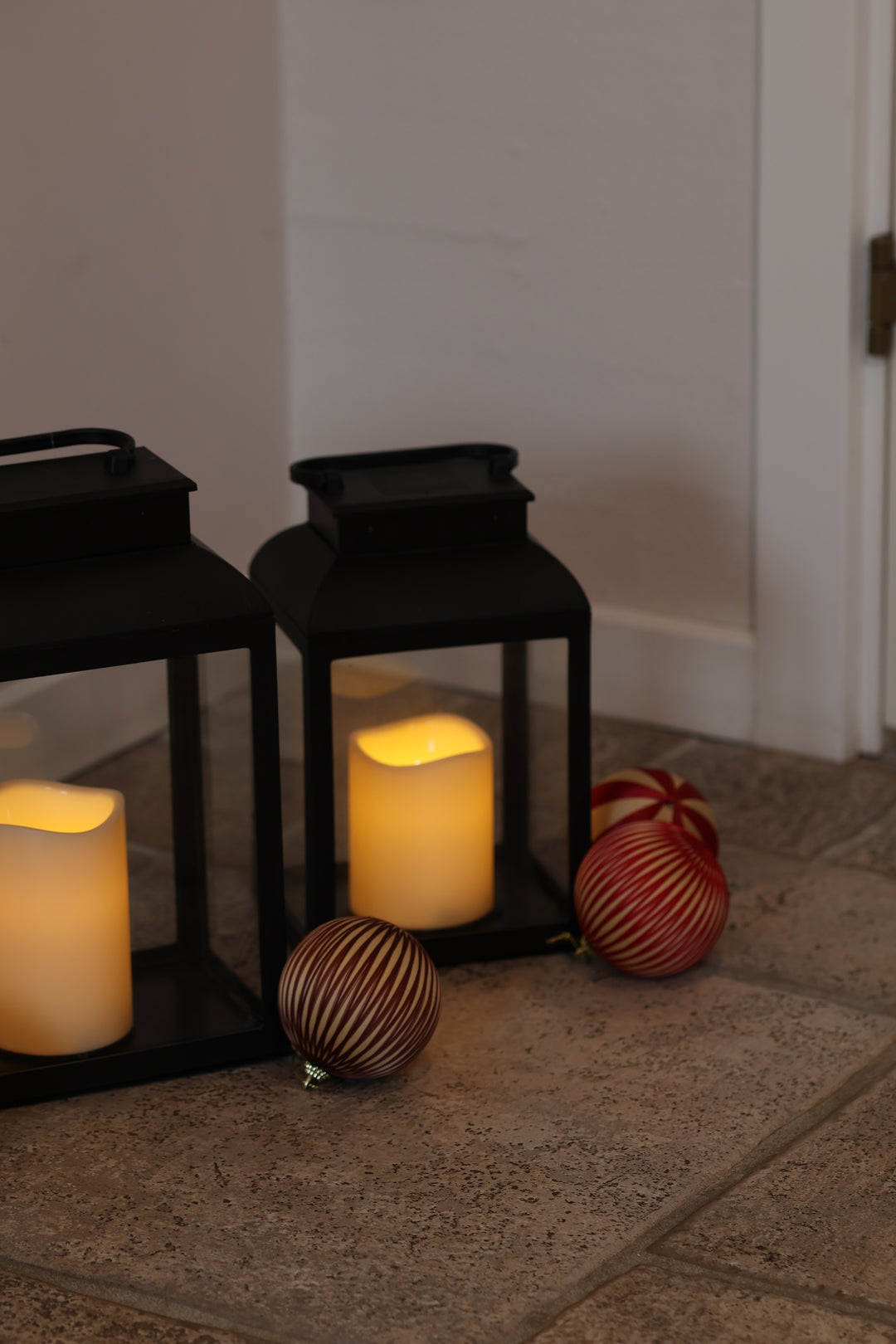 Lanterne med LED Lys (15x12,2x25cm)