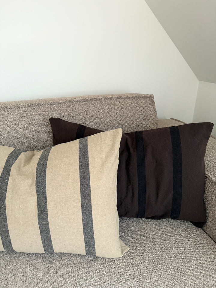 Pudebetræk i Camel m Sort Stribe CAMON(40x60cm,)