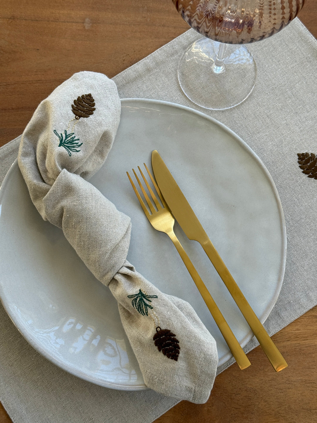 Bestiksæt 16 dele i Guld farve.