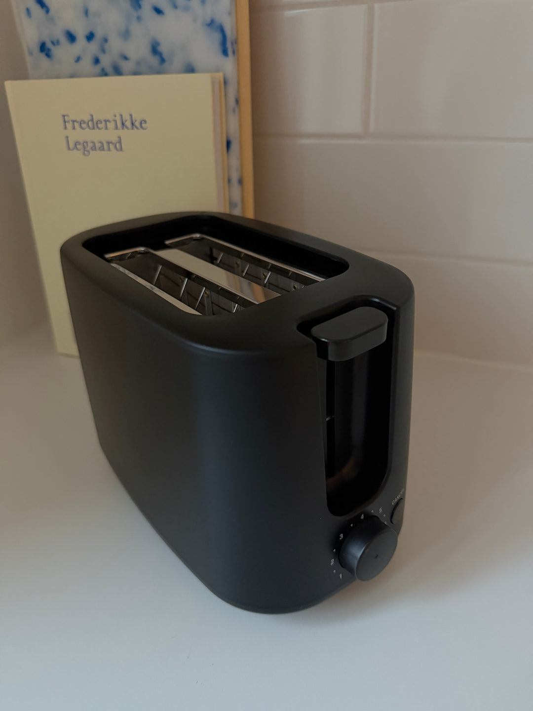 DAY - Brødrister 650-750W Sort