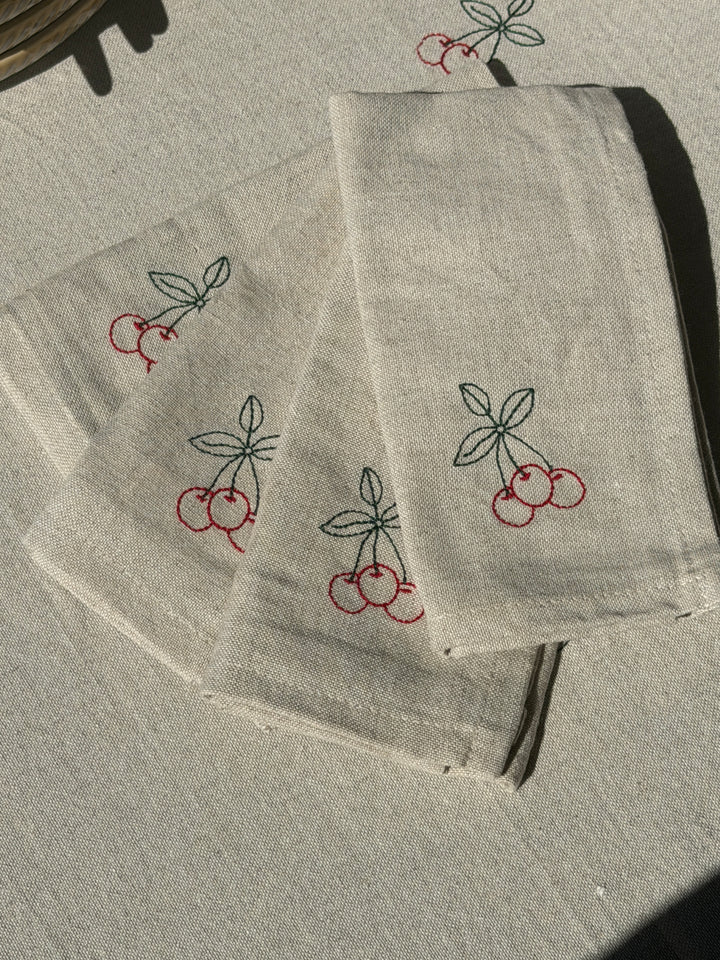 Stofserviet m. Broderet Kirsebær( 40x40cm) Camel Beige