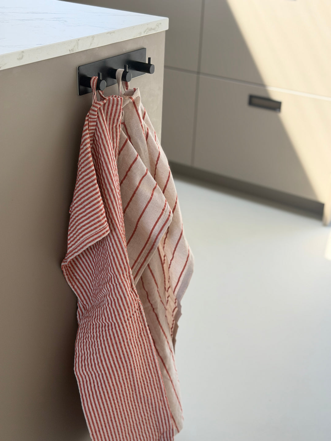 Viskestykke CORFITZ Strib Beige/Rust 2-pak (50x70cm)