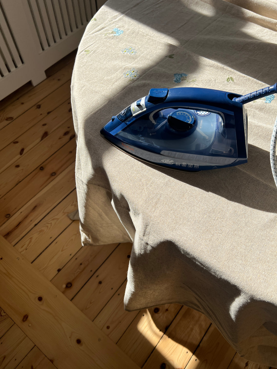 Tefal - Dry & Steam Iron FV1739