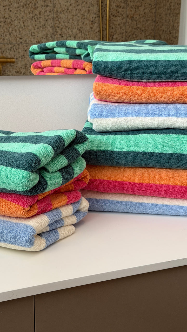 Badehåndklæde ANNI m. Striber i Lyserød (70x140cm)