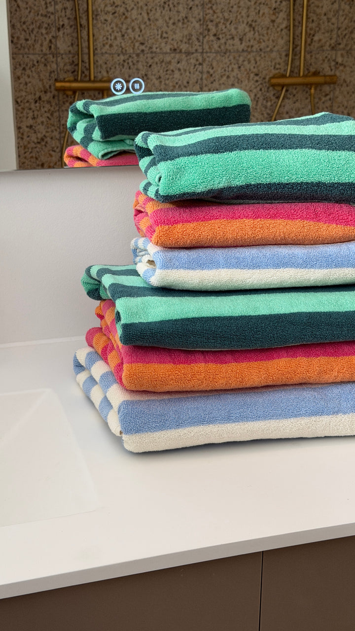 Badehåndklæde ANNI m. Striber i Lyserød (70x140cm)