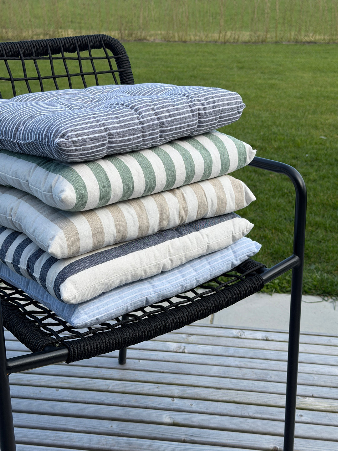 Sædehynde Lyseblå og Hvid Stribe (38x38cm)