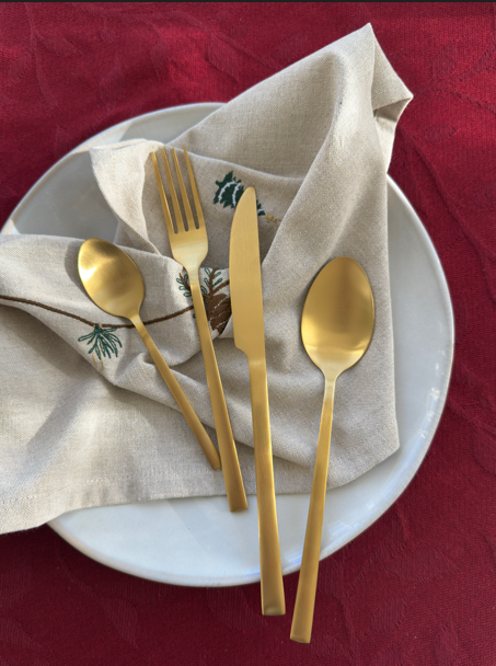 Bestiksæt 16 dele i Guld farve.