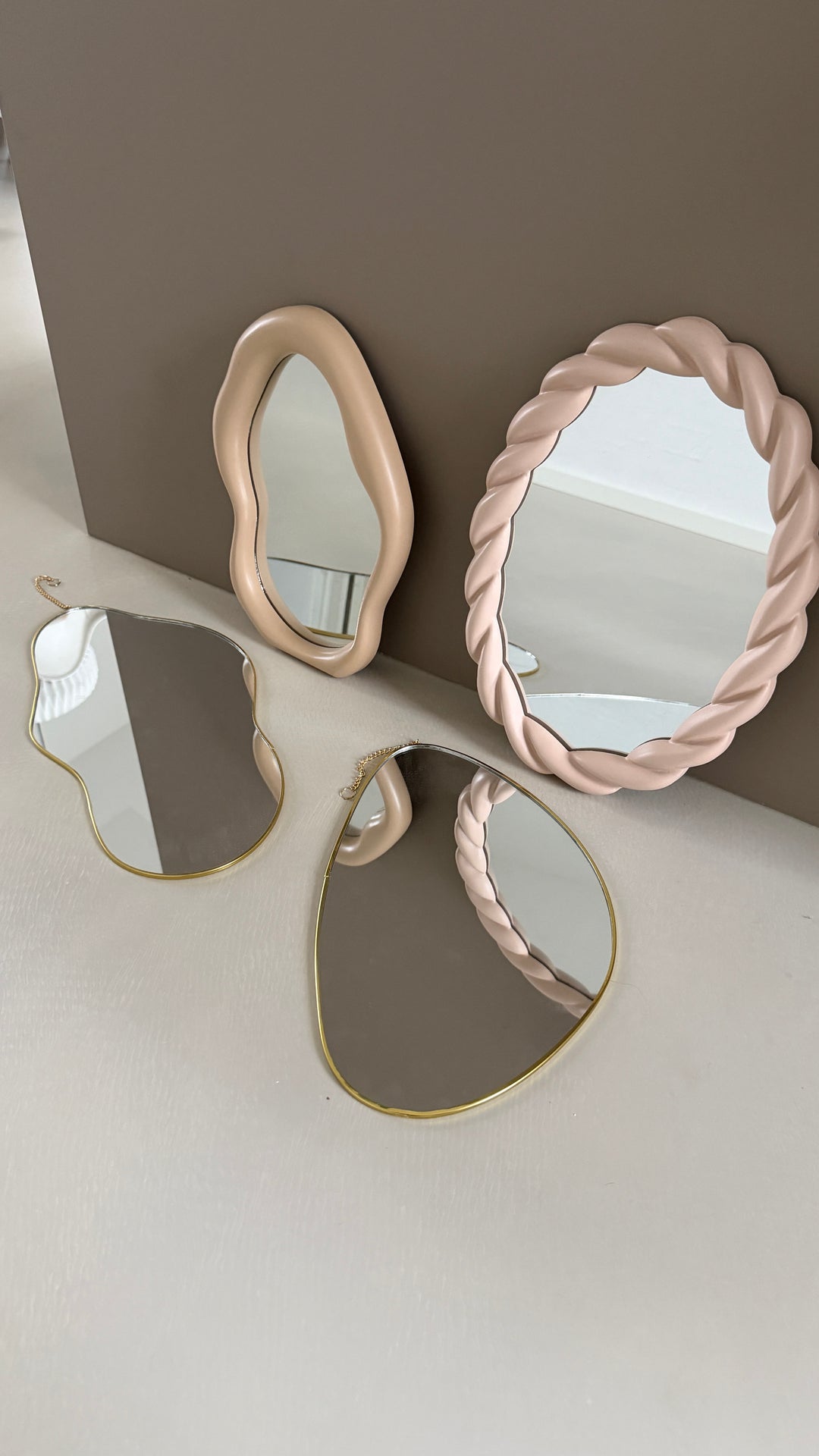 Spejl  METTA (21x29,6x3,4cm) Beige