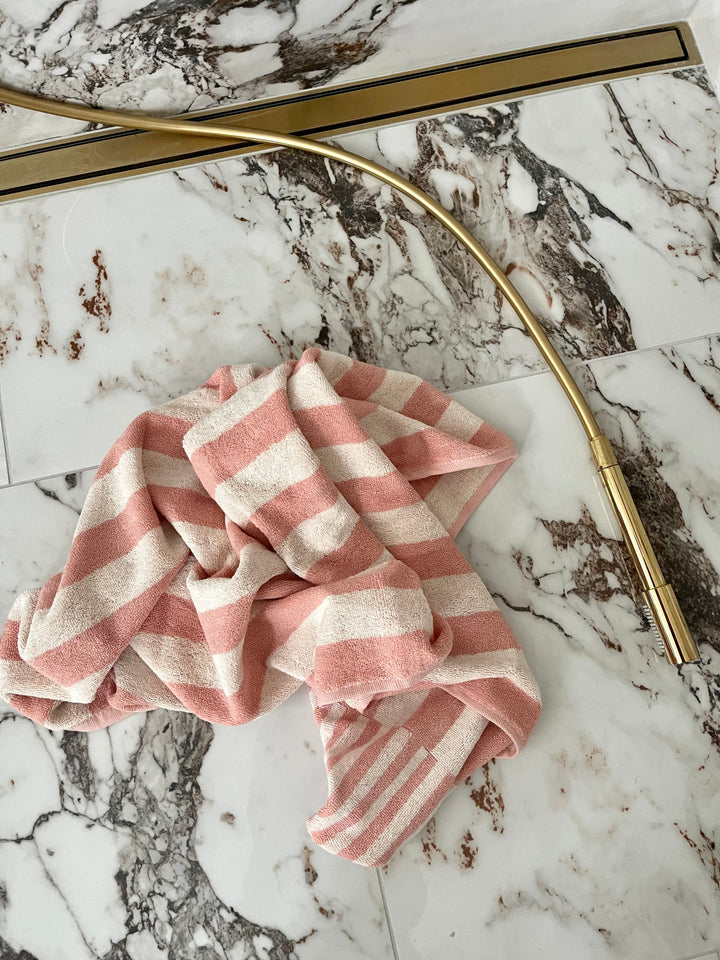 Badehåndklæde i Stribet Dusty pink / Creme (70x140cm)